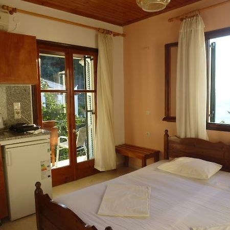 Studios Andreas Mpoukaris Ngoại thất bức ảnh